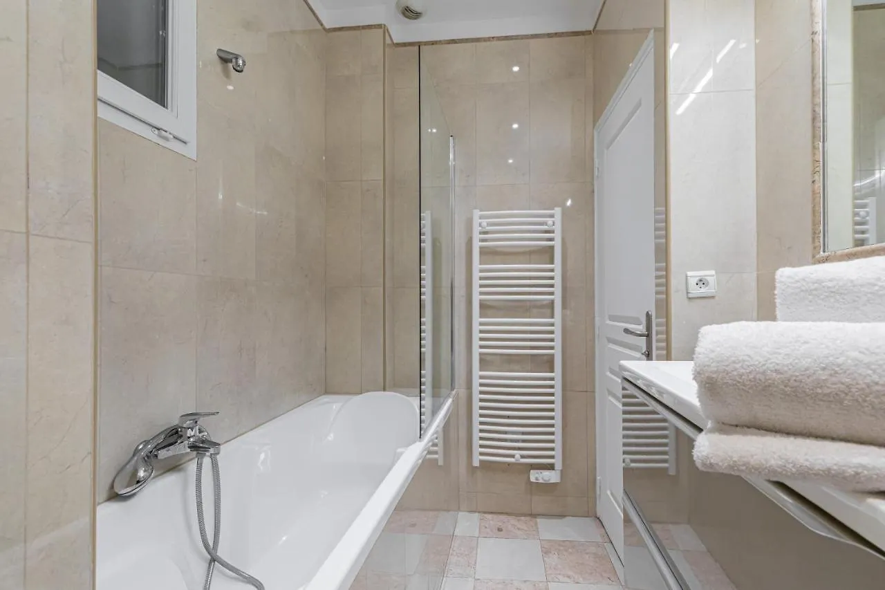 7 Medecin - Place Massena - Central 2P - Lumineux - Climatise Nizza